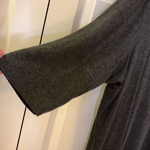 Simply Irresistible size 2X asymmetrical dark gray top - Picture 4 of 13